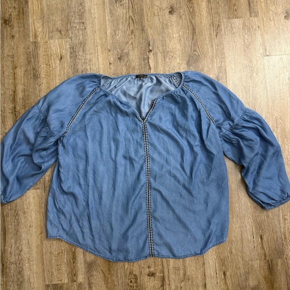 Hannah • Plus Size Puff Sleeve Chambray Blouse - Picture 2 of 7